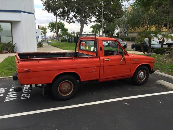 1972-Toyota-Hilux-pickup-truck.jpeg