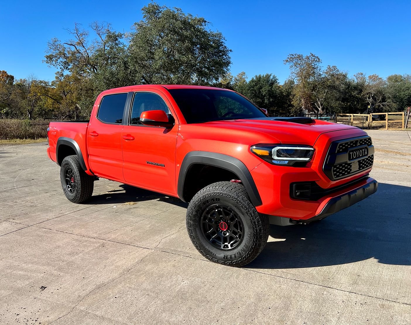 2023-toyota-tacoma-solar-octane-1404x1112.jpg