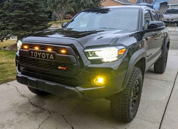 tacoma_raptor_lights.jpeg